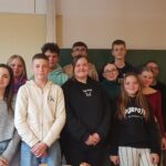 Ein Gruppenbild der Schüler der Klasse 9 an der Schule "Am Hermsdorfer Kreuz".